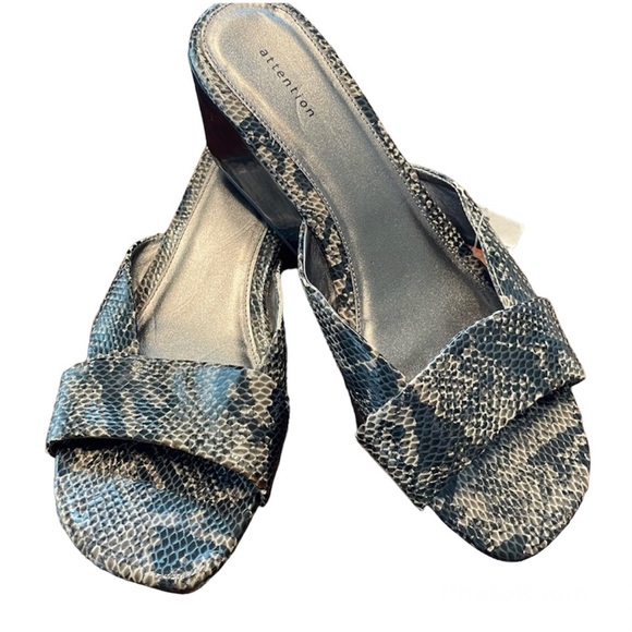 attention Shoes - Attention Snakeskin Style 2.5” Heeled Open Toe Sandals - Size 10